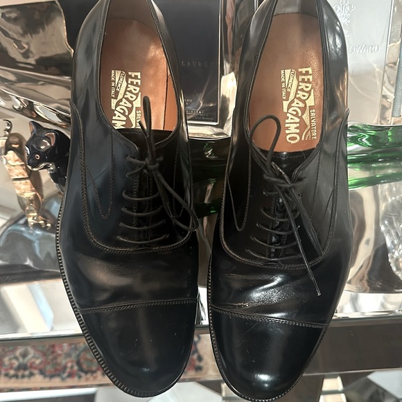 FERRAGAMO OXFORDS